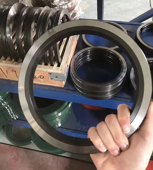 последний случай компании о Лезвие ножниц D700x360x50mm роторное разрезая для резать нержавеющую сталь толщины 3-16mm